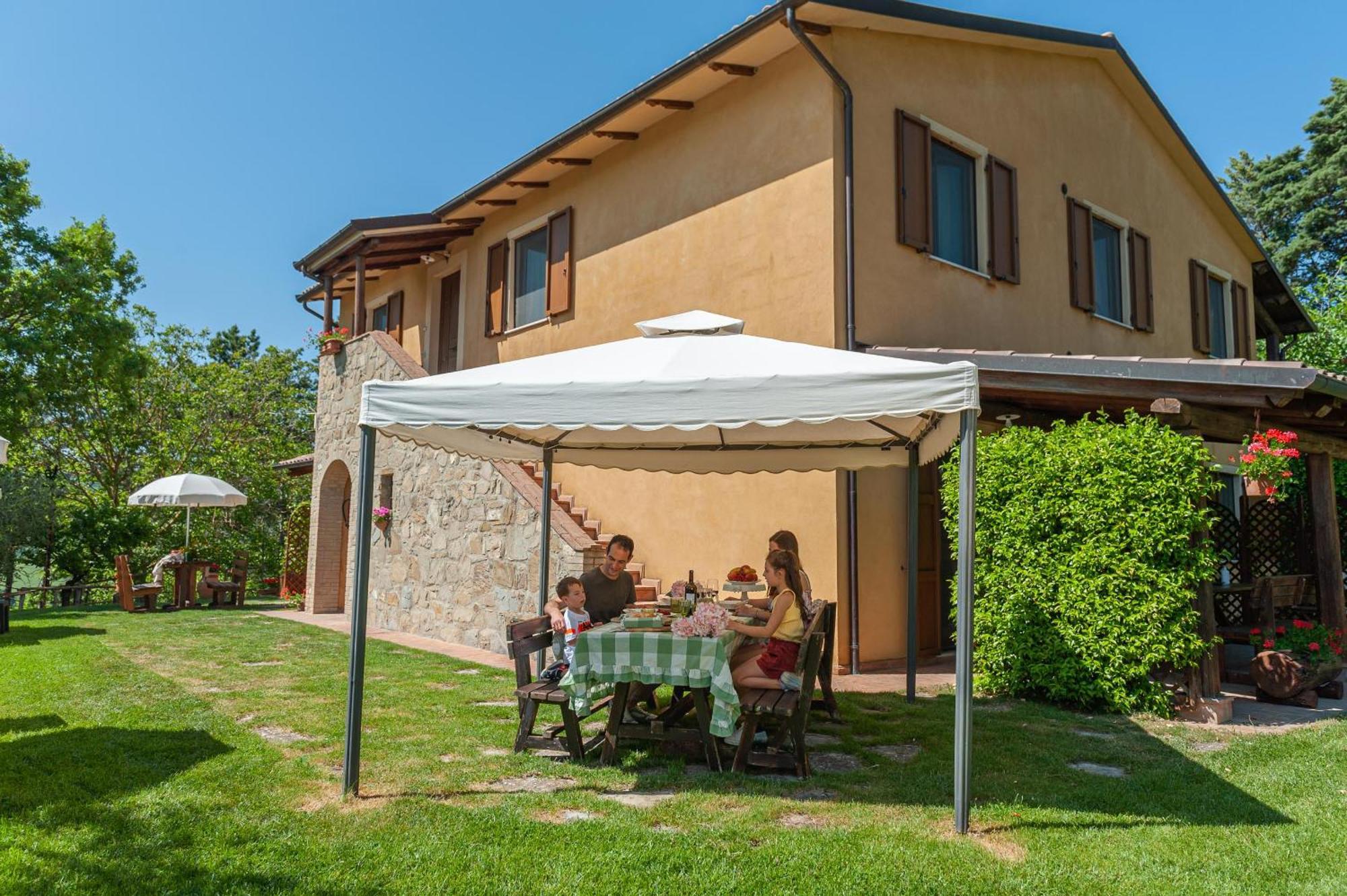 Agriturismo Le Dolci Colline Valfabbrica Exteriér fotografie